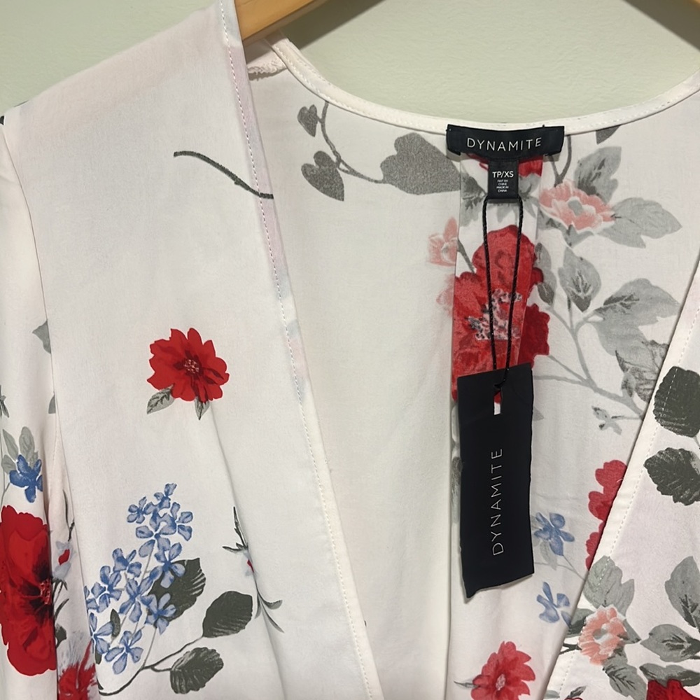 Dynamite Blouse - Picture 3 of 3